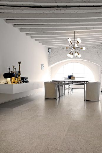 Billede af Overcome Greige 60x60 cm (RM - Mat)